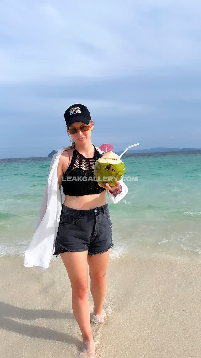 Omgitsfirefoxx Exclusive Leaked Nude OnlyFans #3970237