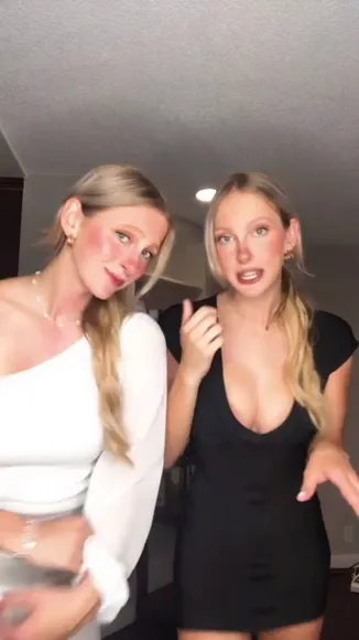 Peterstwins / laurenpeters_xo / nicolepetersxo / thepeterstwins Exclusive Leaked Nude Onlyfans #7865933