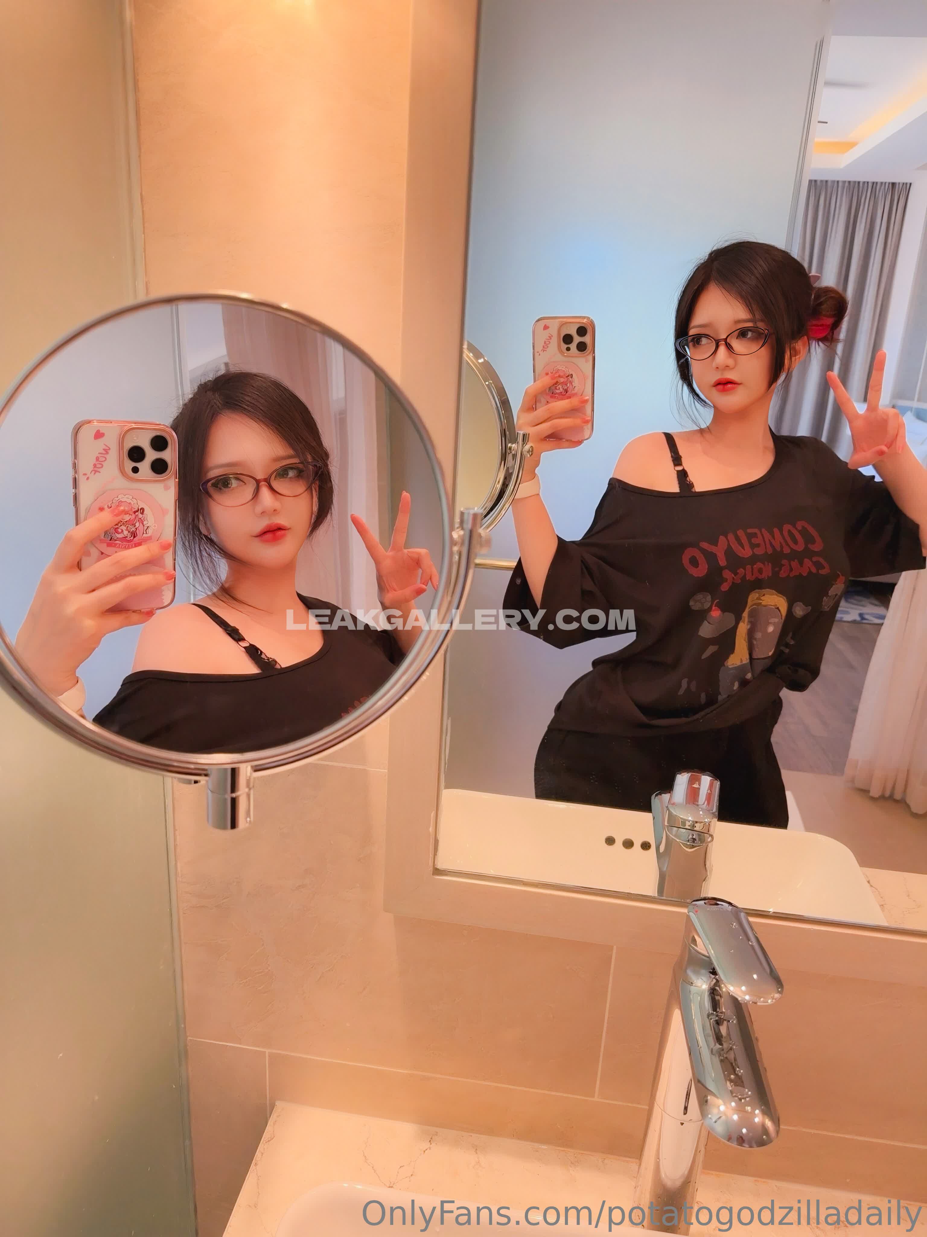 Potatogodzilla Exclusive Leaked Nude OnlyFans #8194473