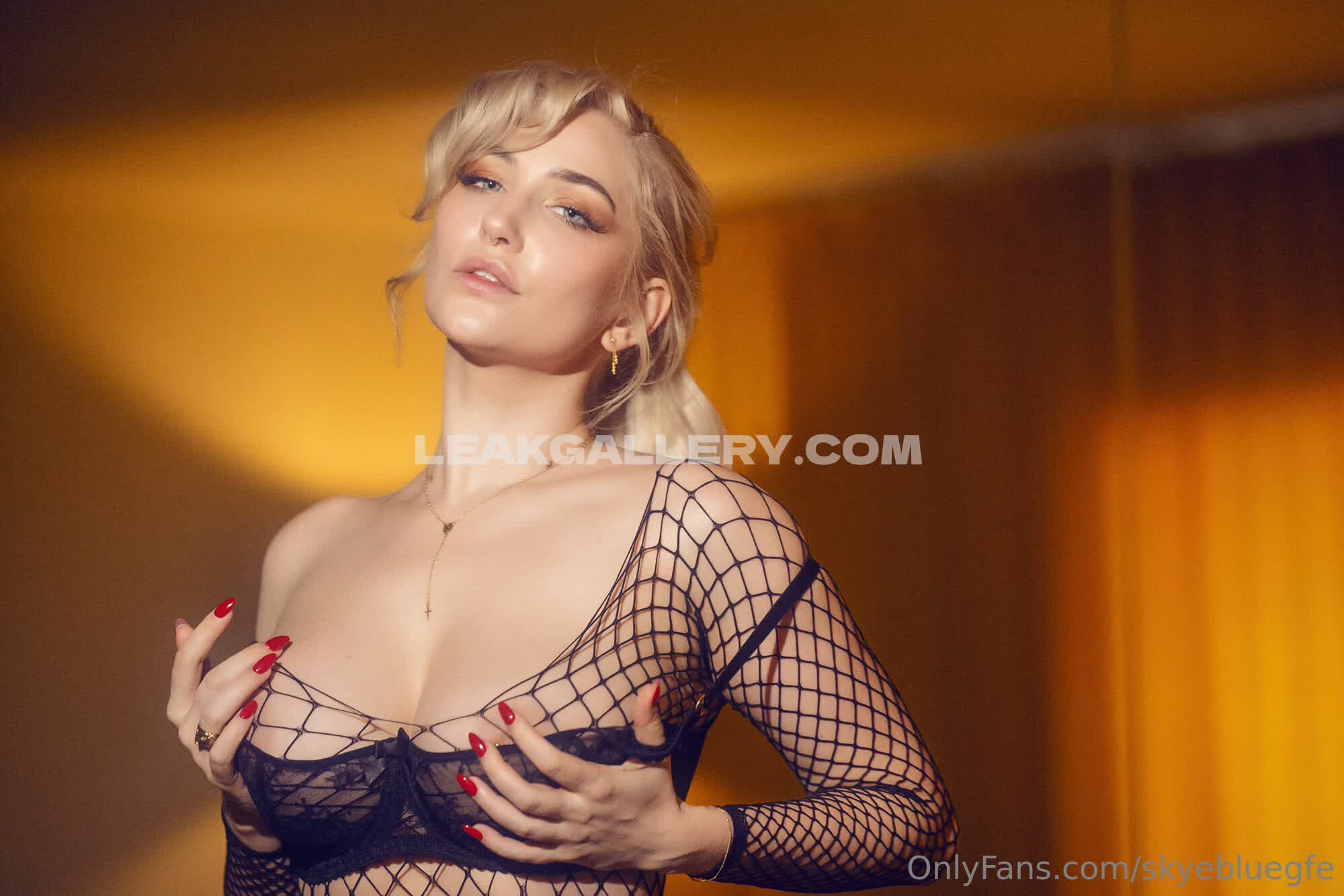 Skyebluewantsu Exclusive Leaked Nude OnlyFans #8314036