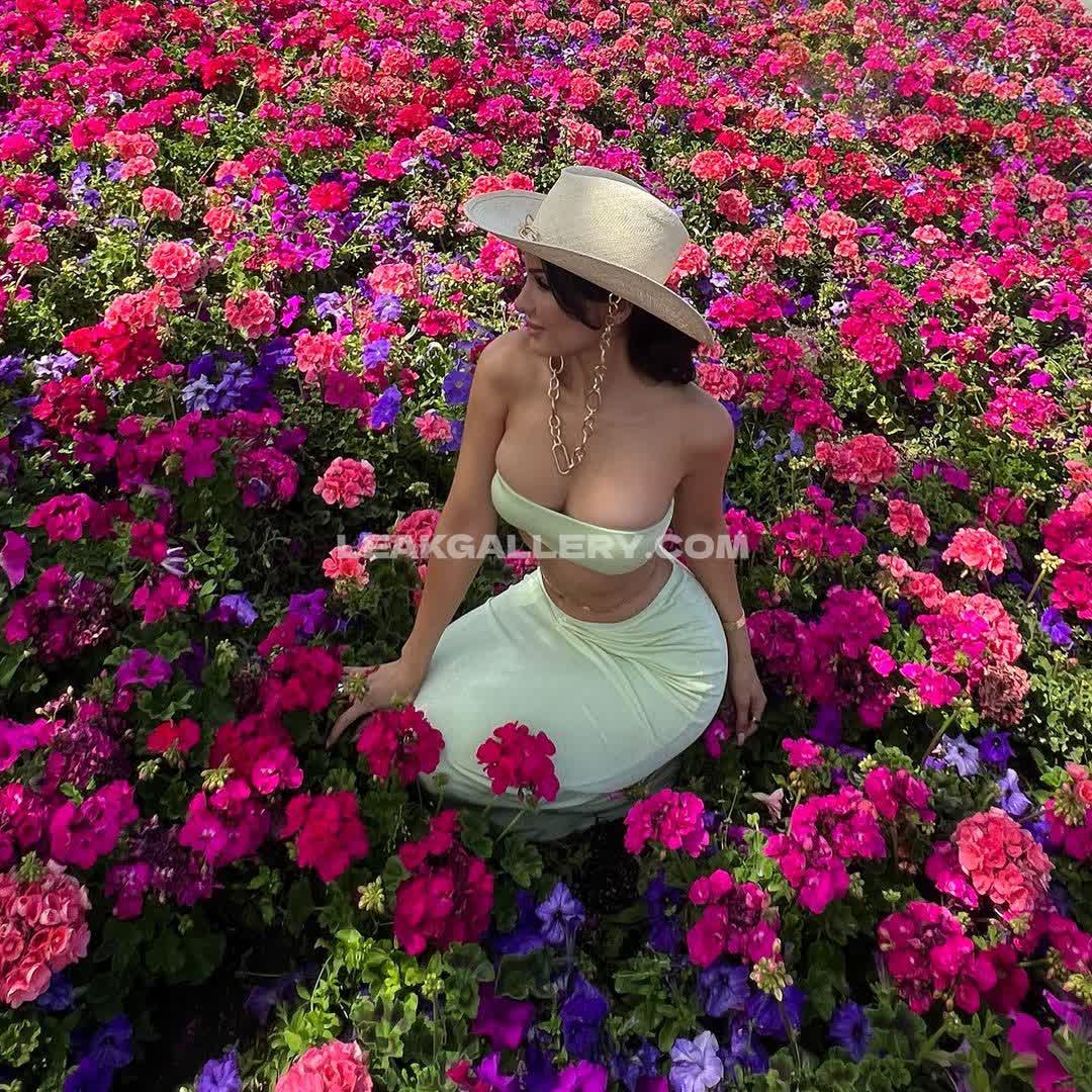 Sssniperwolf Exclusive Leaked Nude OnlyFans #7807021