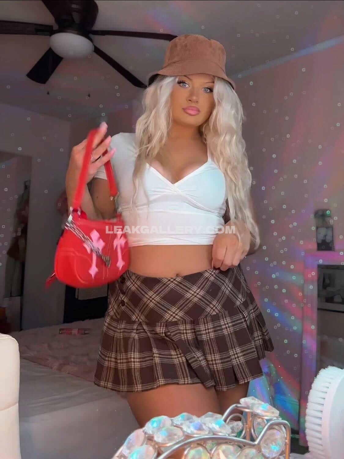 Stephycarmen OnlyFans Nudi in Esclusiva Trapela #8017468