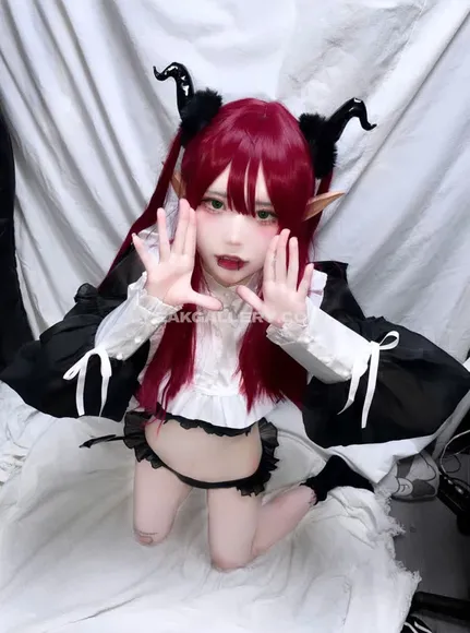 Surethisbunny_ / fishzombie / pero_cos / surethisbunny Exclusive Leaked Nude Onlyfans #7915665