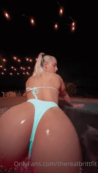 therealbrittfit video thumbnail