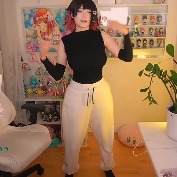 upminaa video thumbnail