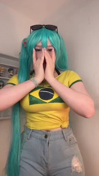 upminaa video thumbnail