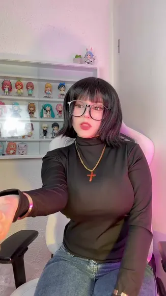 upminaa video thumbnail