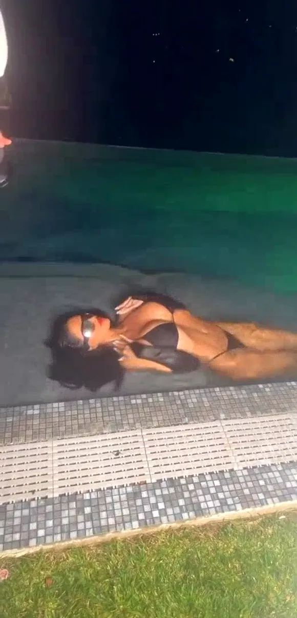 Abigailratchford Black Bikini Poolside Pose OnlyFans Video Leaked