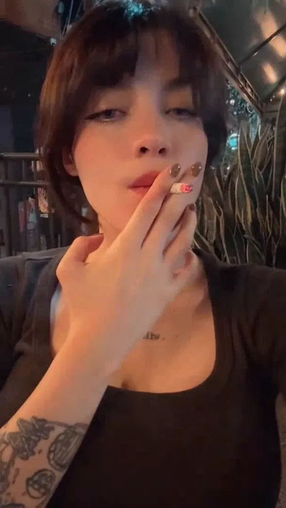Acitrica Smoking Close Up OnlyFans Video Leaked