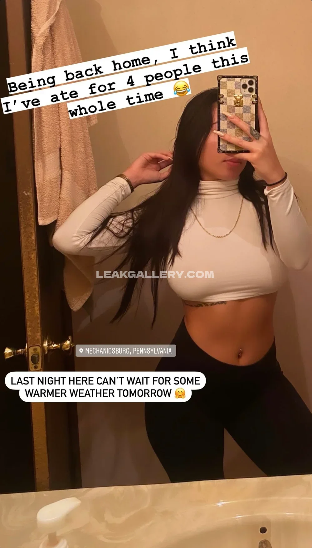 Ajctb5 Mirror Selfie In Crop Top OnlyFans Photo Leaked