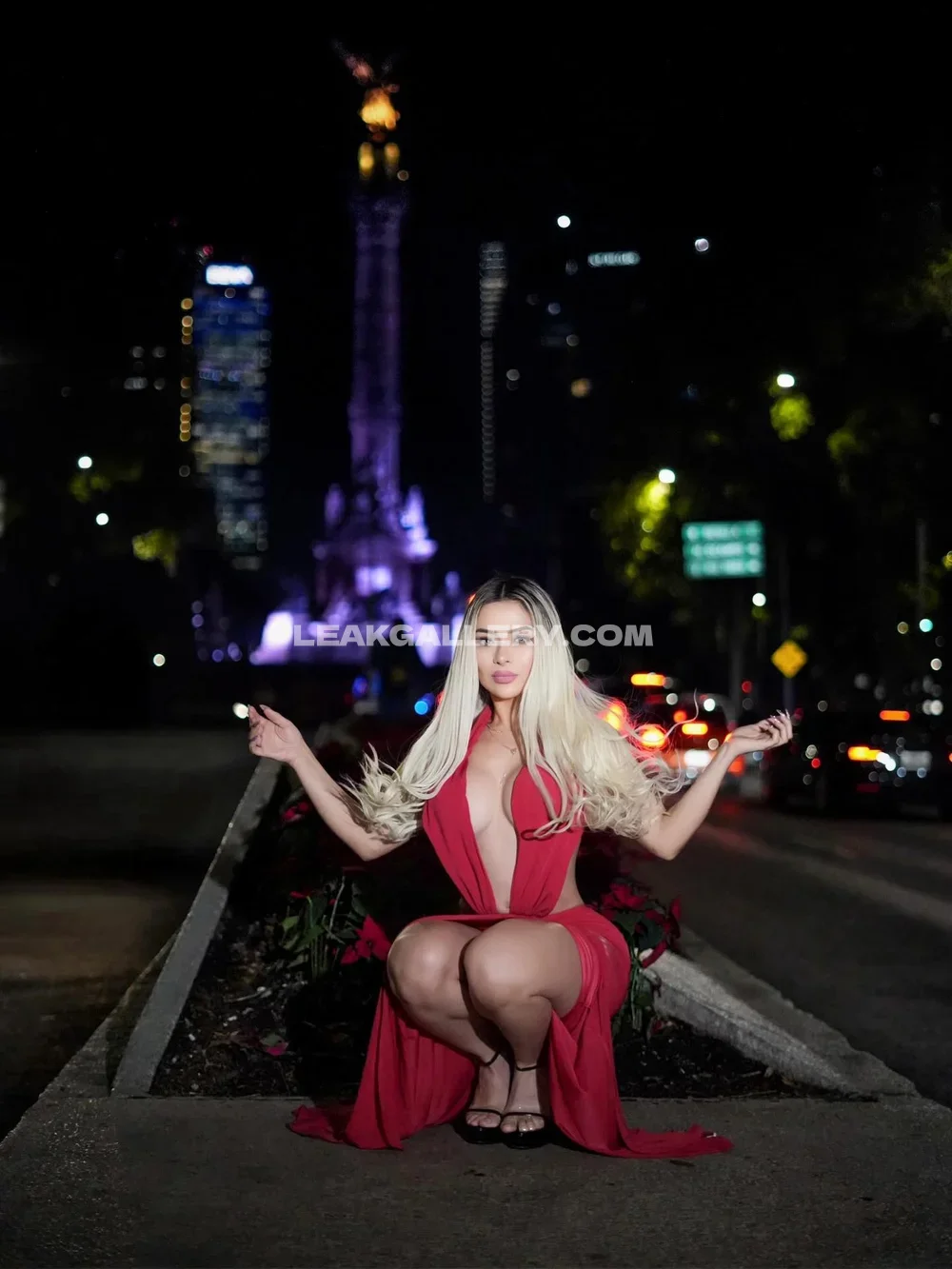 Alemiarojas Red Dress Crouch Pose OnlyFans Photo Leaked
