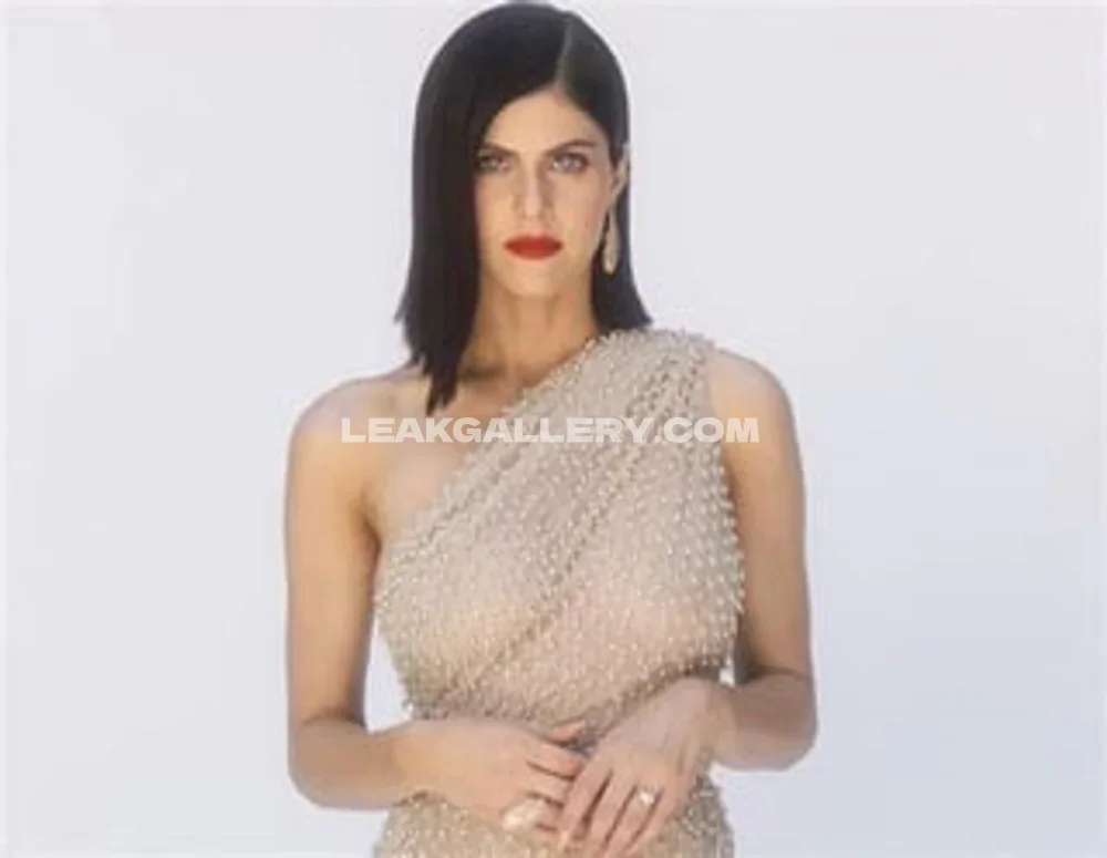 Alexandradaddario One-Shoulder Beaded Gown OnlyFans Photo Leaked