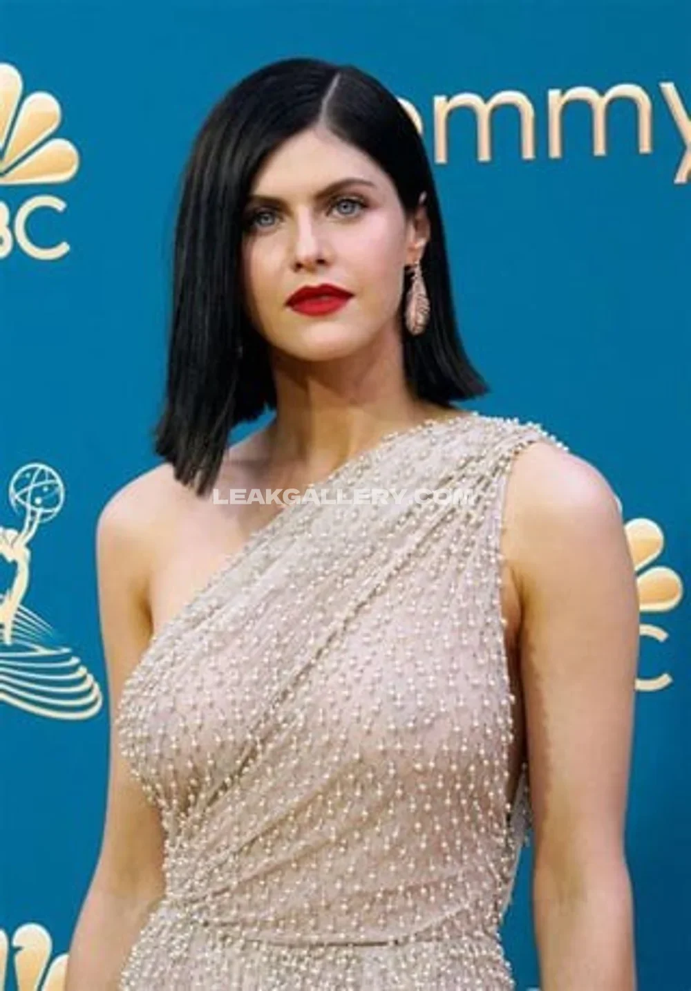Alexandradaddario Red Carpet Glamour Pose OnlyFans Photo Leaked