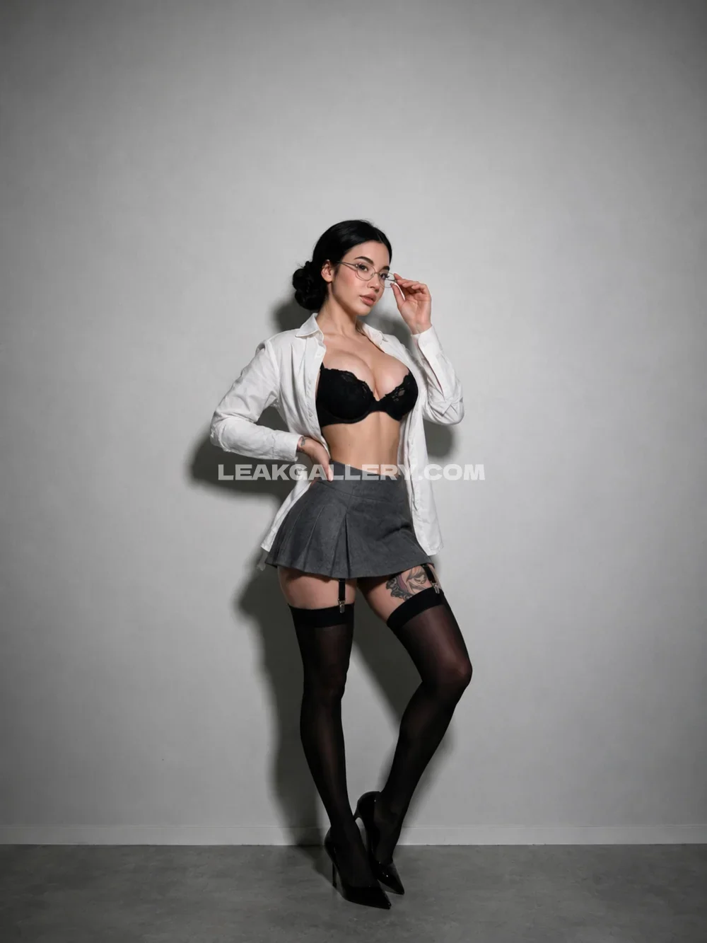 Alex Mucci Schoolgirl Outfit Pose OnlyFans Photo Leaked