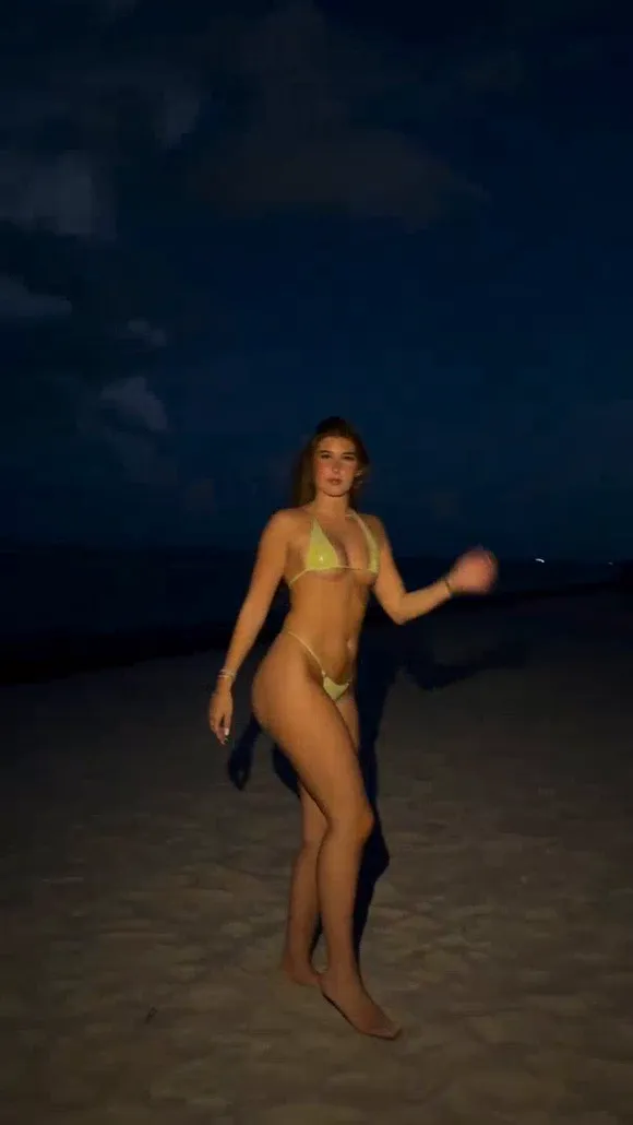 Alice Rosenblum Bikini Beach Strut OnlyFans Video Leaked