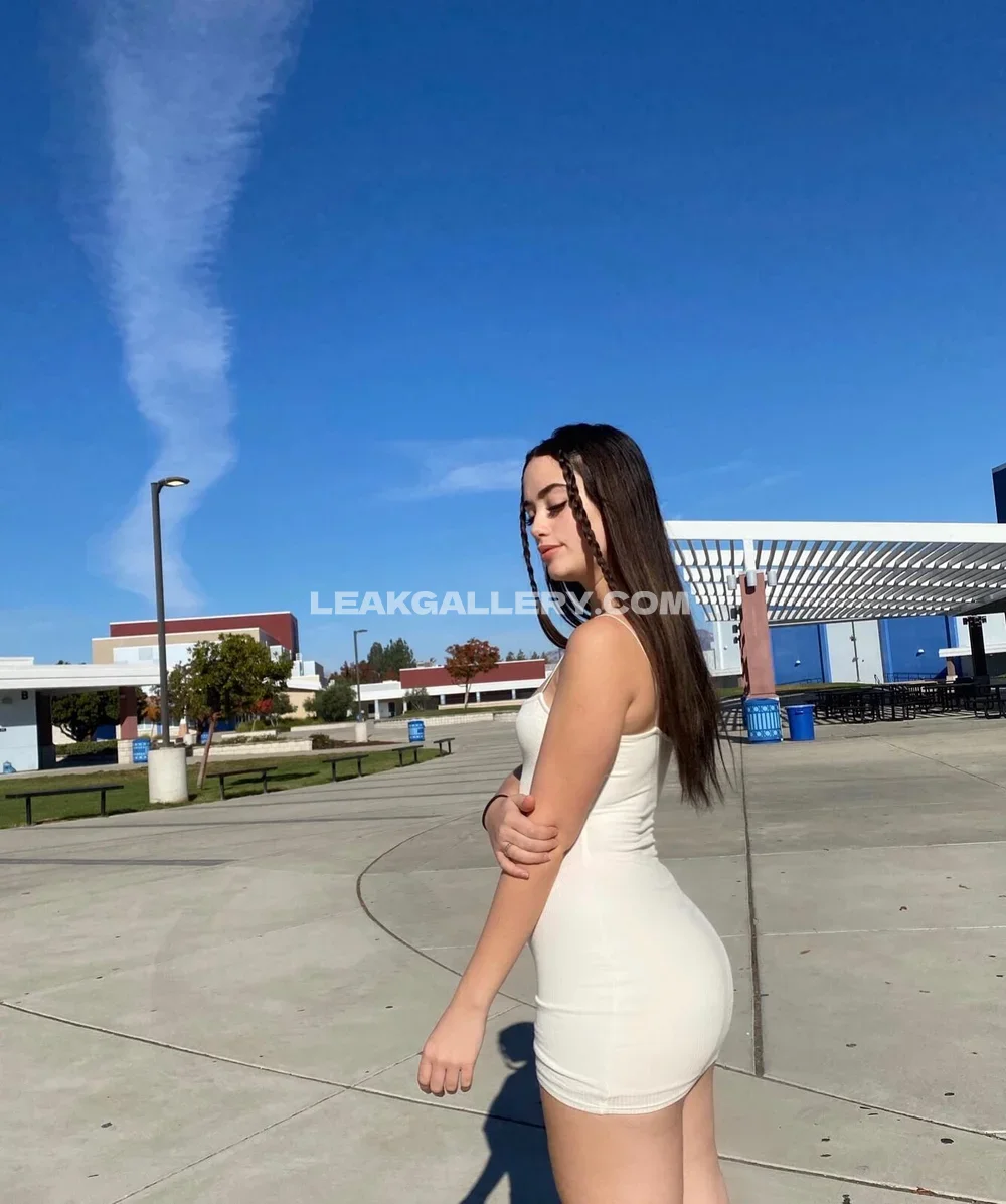 Ameliolivera White Dress Side Pose OnlyFans Photo Leaked