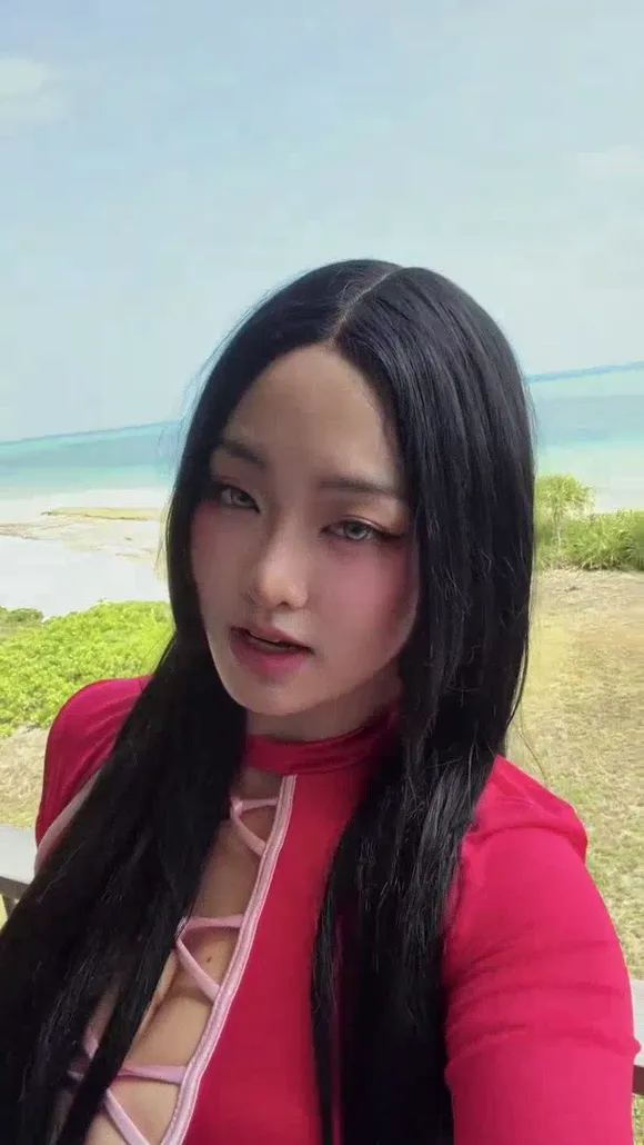 Ammeerrss Long Hair Selfie Pose OnlyFans Video Leaked