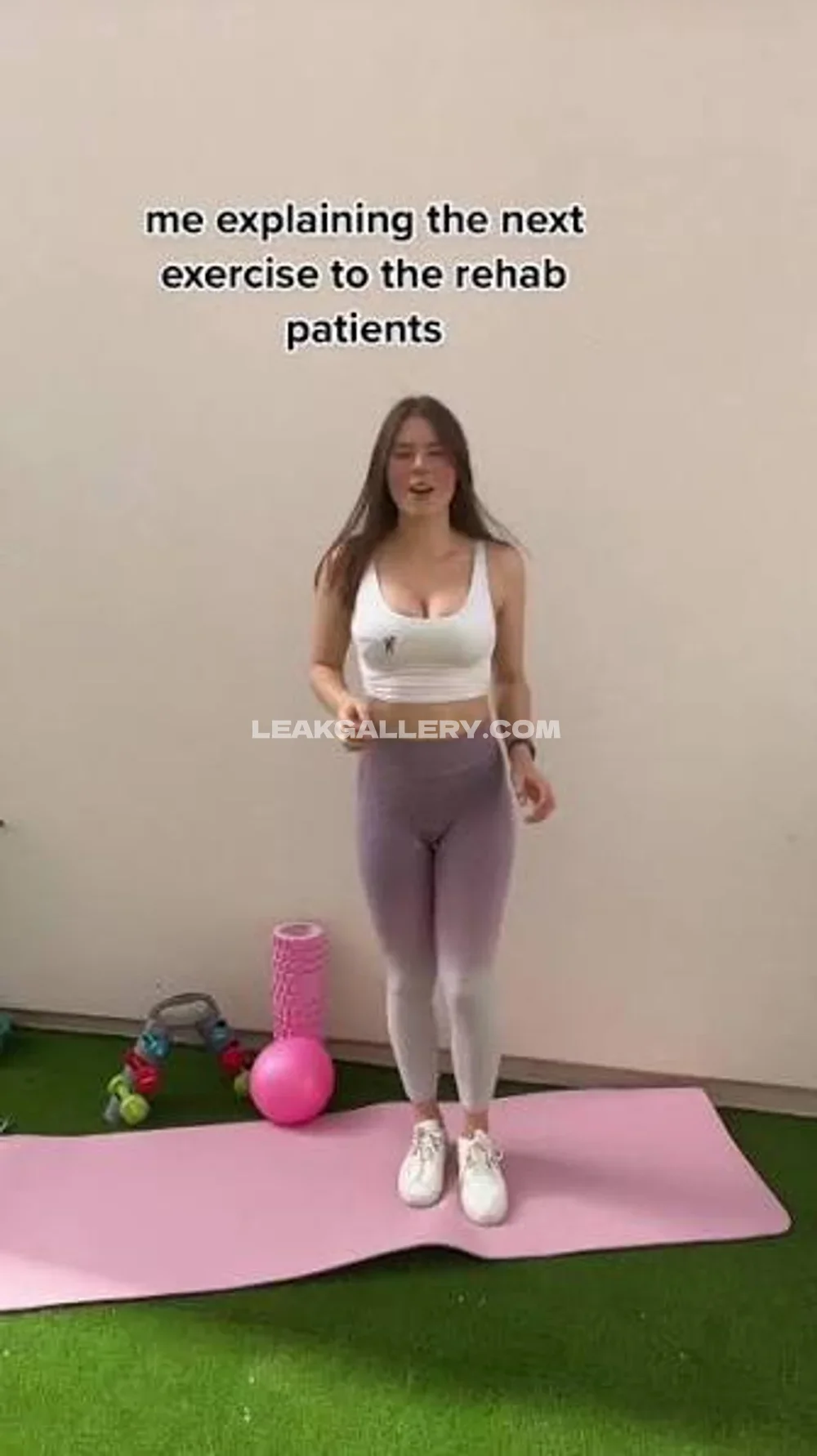 Ana_carter Workout Bra And Leggings OnlyFans Photo Leaked
