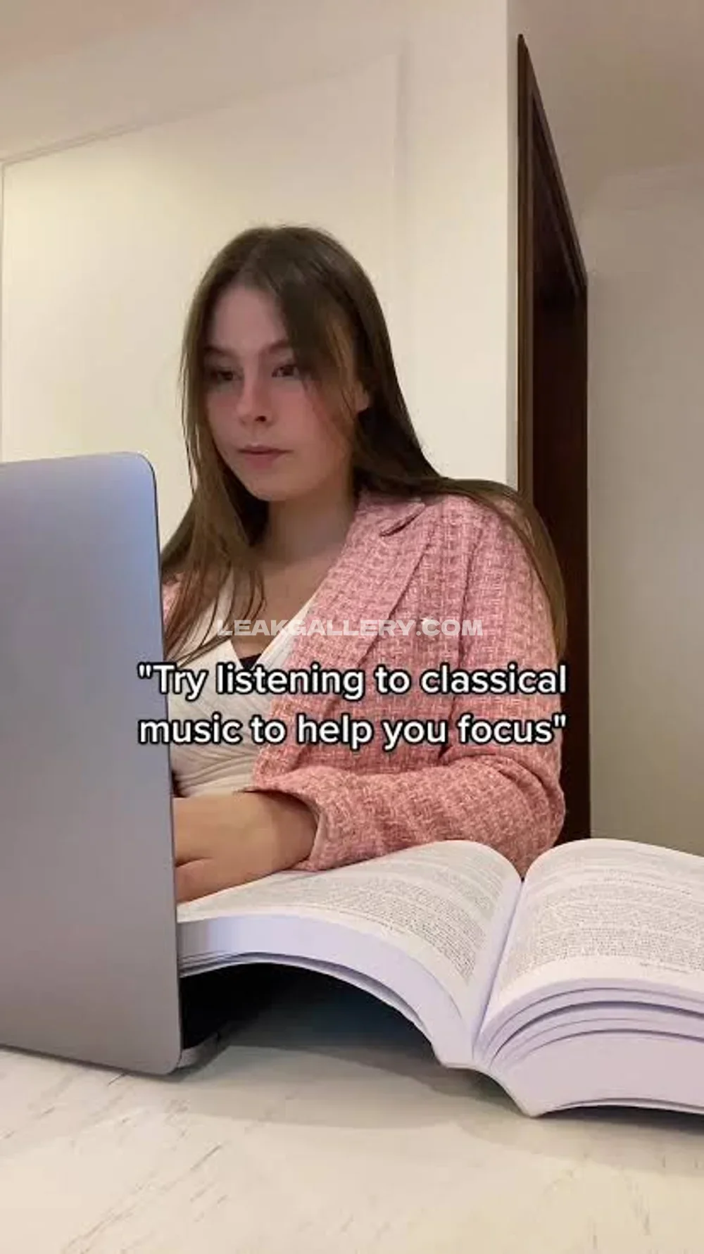 Ana_carter Studying At Desk OnlyFans Photo Leaked