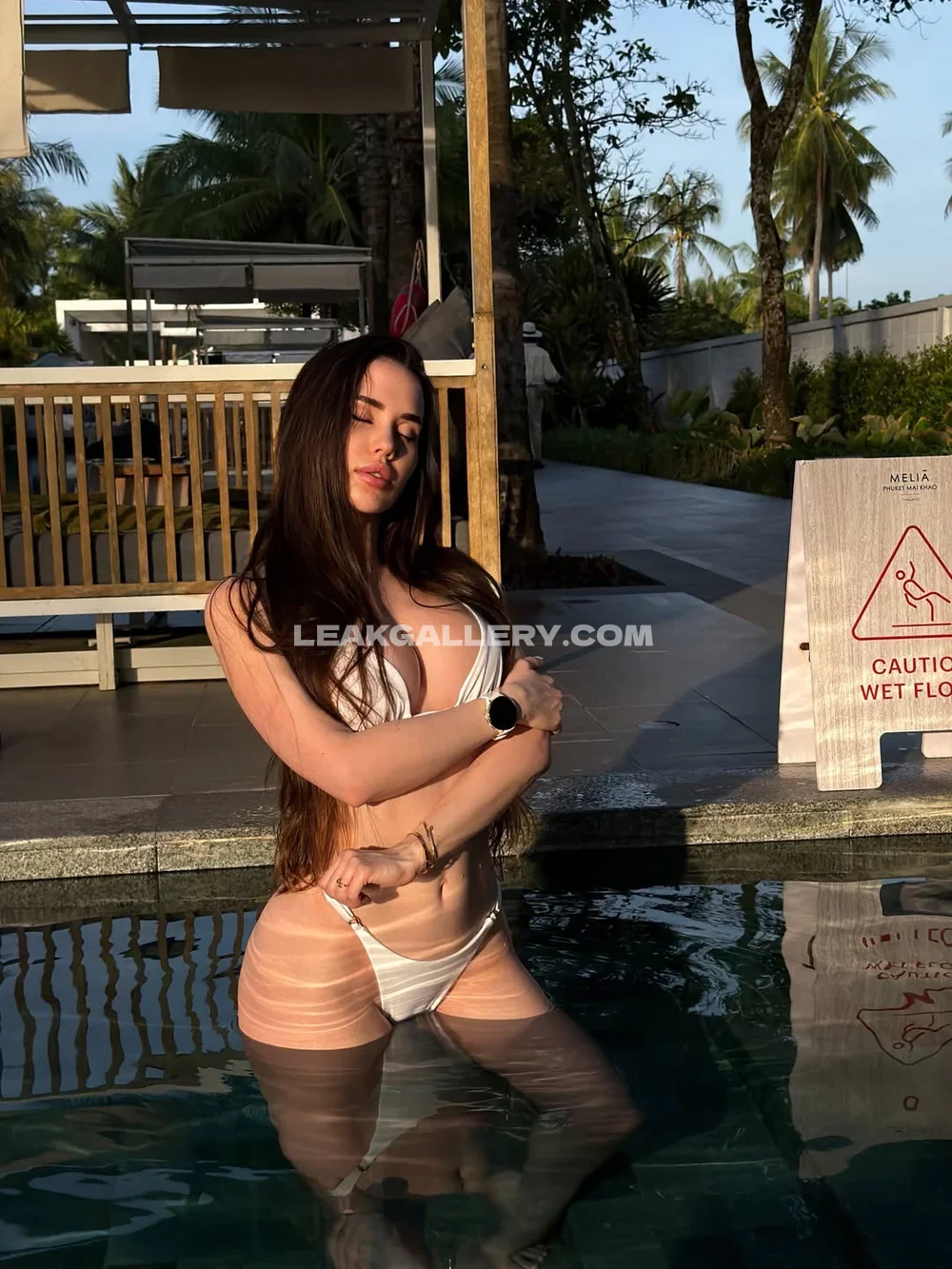 Anastaisime Wet Bikini Pool Pose OnlyFans Photo Leaked