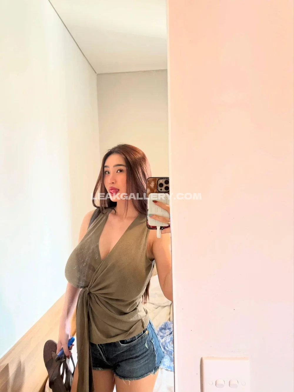 Anastasyakh Mirror Selfie Pout OnlyFans Photo Leaked