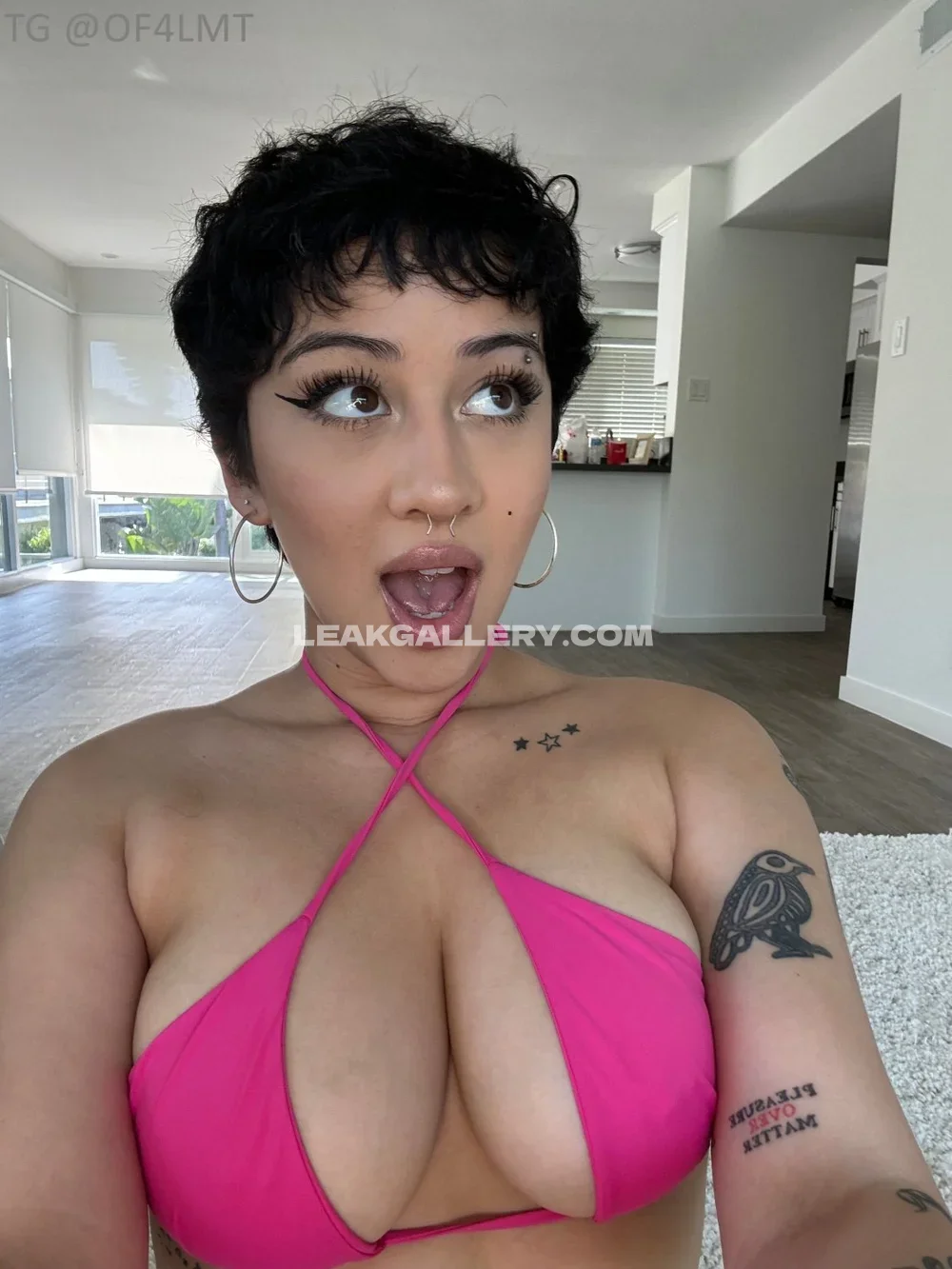 Angeljessyy Pink Bikini Top Tease OnlyFans Photo Leaked