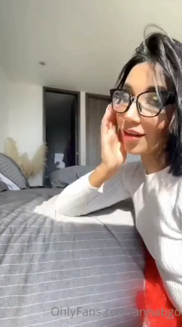 Anna Bgo Glasses Bed Selfie OnlyFans Video Leaked