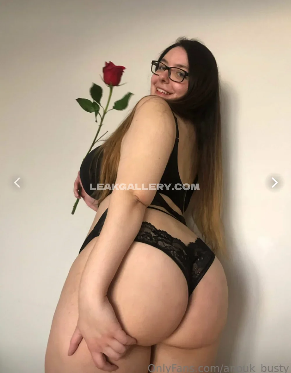 Anouk_busty Black Lace Thong Pose OnlyFans Photo Leaked