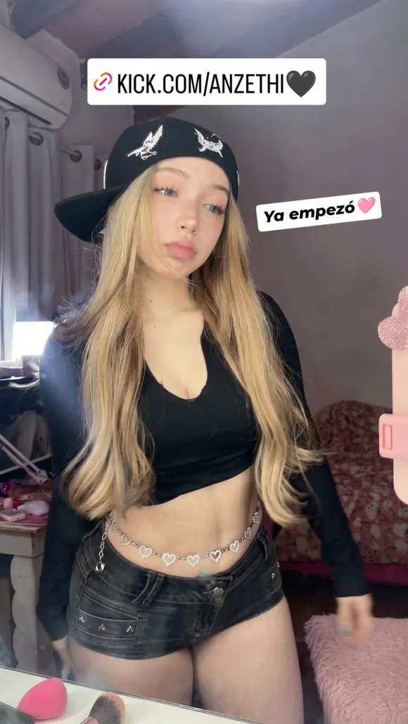 Anzethi Crop Top And Shorts OnlyFans Video Leaked