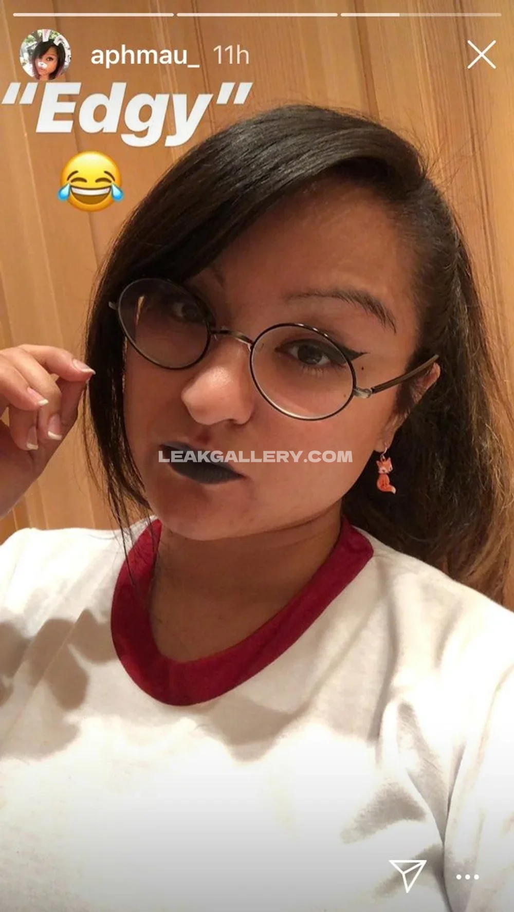 Aphmau Glasses And Dark Lipstick OnlyFans Photo Leaked