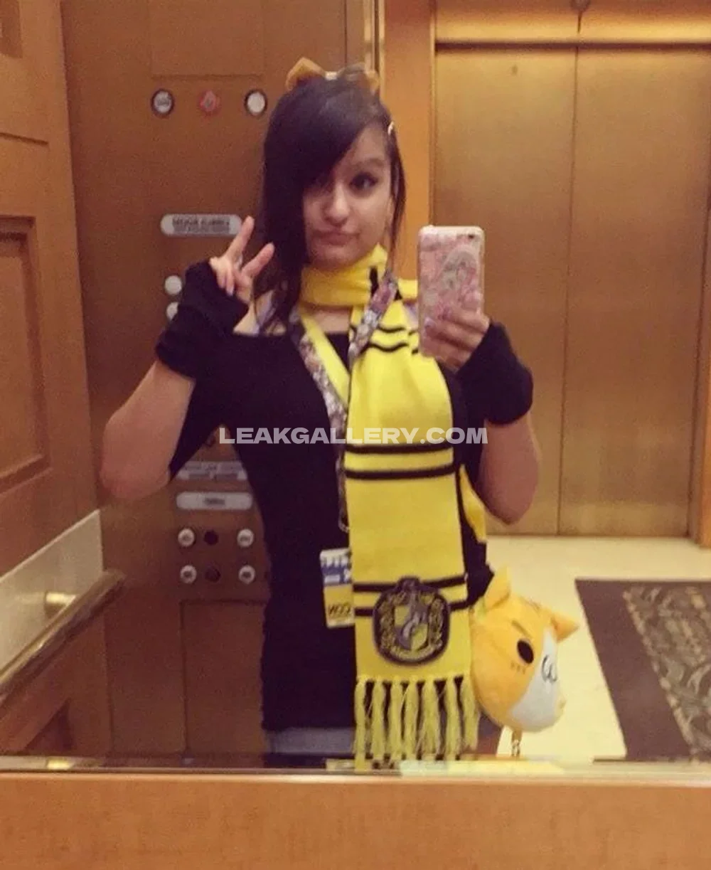 Aphmau Elevator Mirror Selfie OnlyFans Photo Leaked