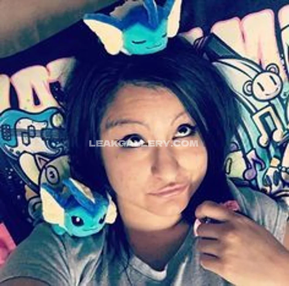 Aphmau Selfie With Pokemon Plushies OnlyFans Photo Leaked