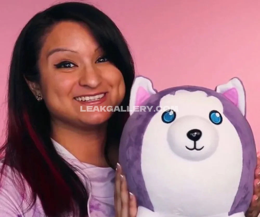 Aphmau Smiling With Husky Plush OnlyFans Photo Leaked