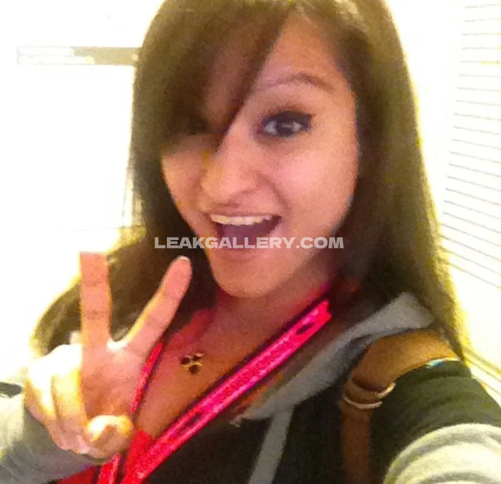 Aphmau Smiling Peace Sign Selfie OnlyFans Photo Leaked