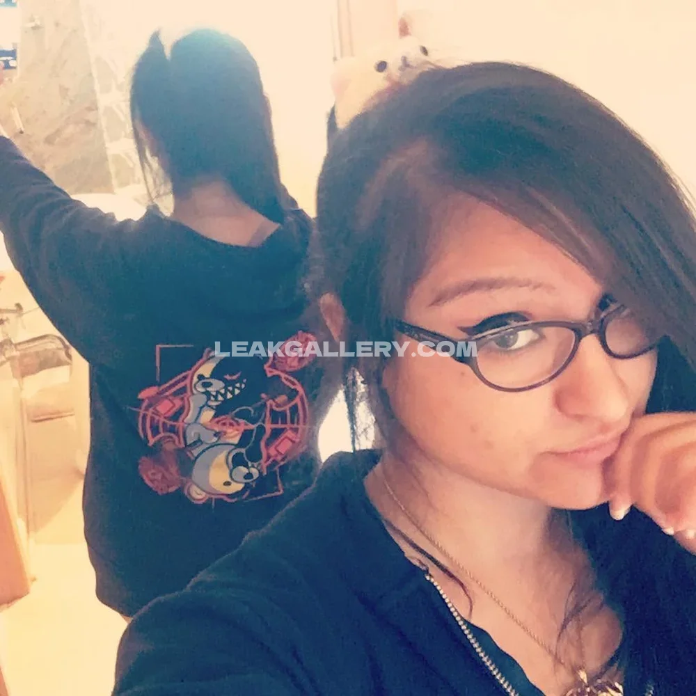 Aphmau Glasses Selfie Mirror Pose OnlyFans Photo Leaked