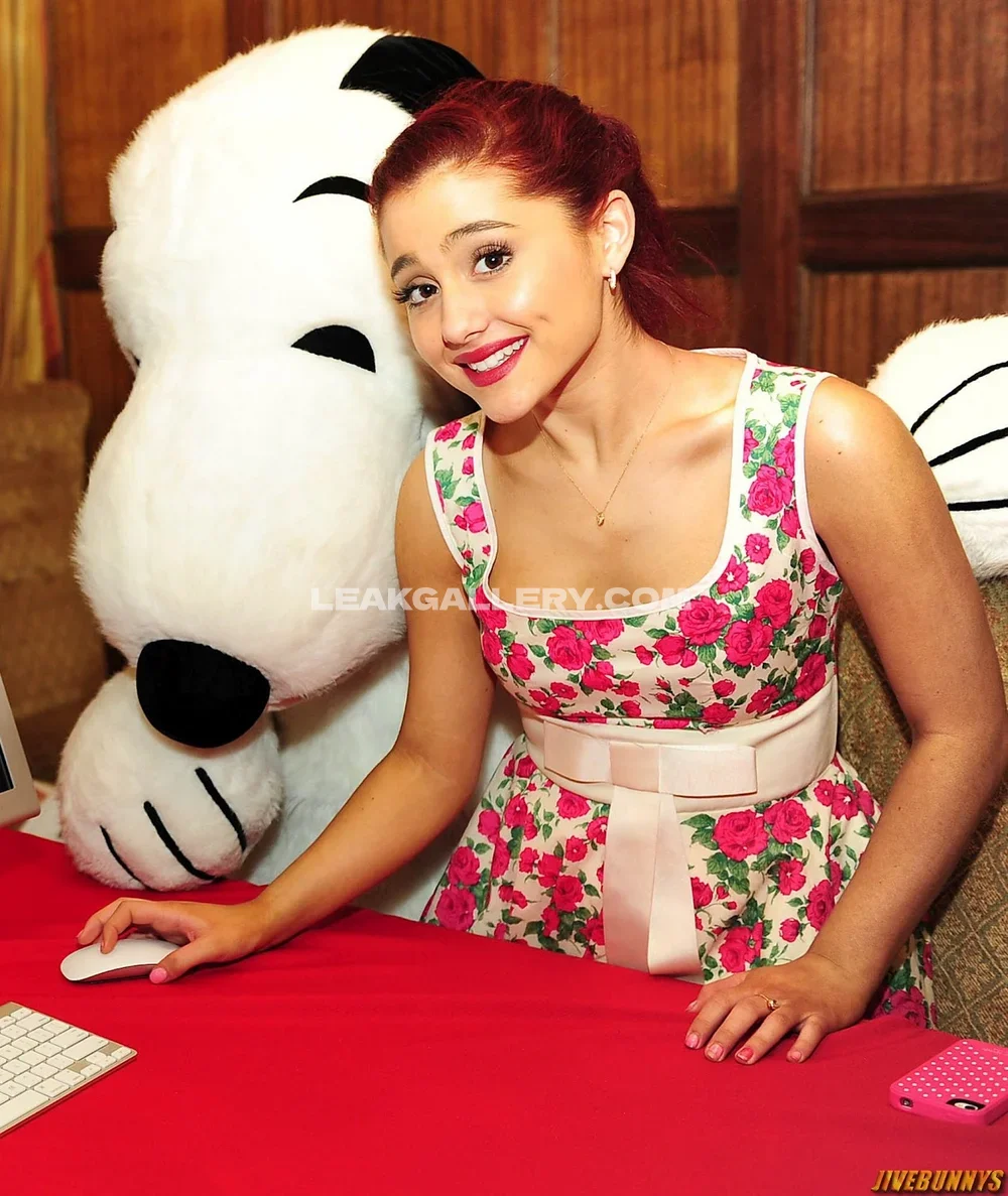 Arianagrande Floral Dress Smiling Pose OnlyFans Photo Leaked