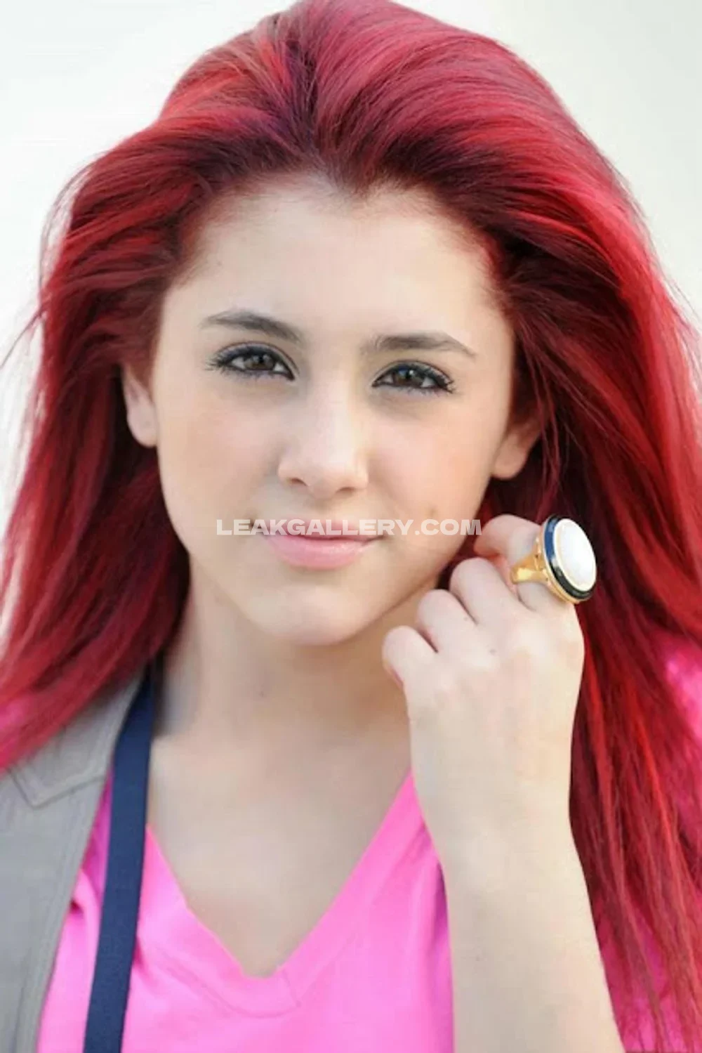 Arianagrande Red Hair Close Up OnlyFans Photo Leaked