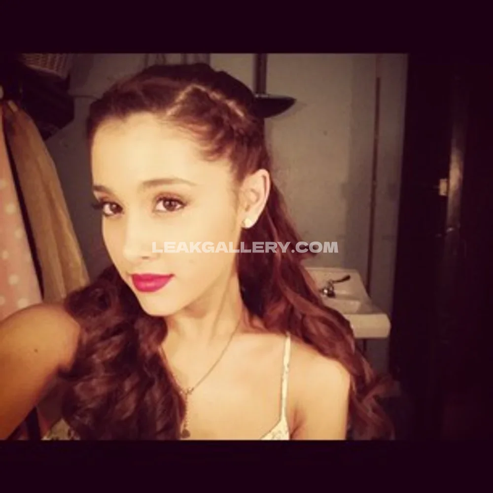 Arianagrande Braided Hair Selfie OnlyFans Photo Leaked