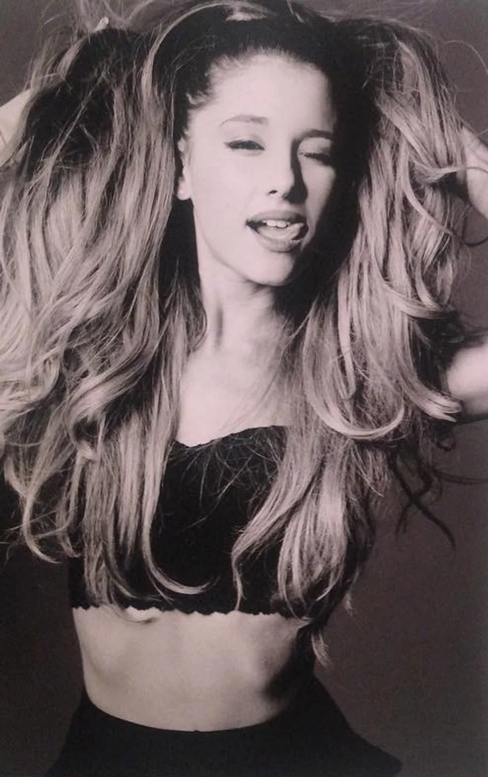 Arianagrande Black Bra Top Display OnlyFans Photo Leaked