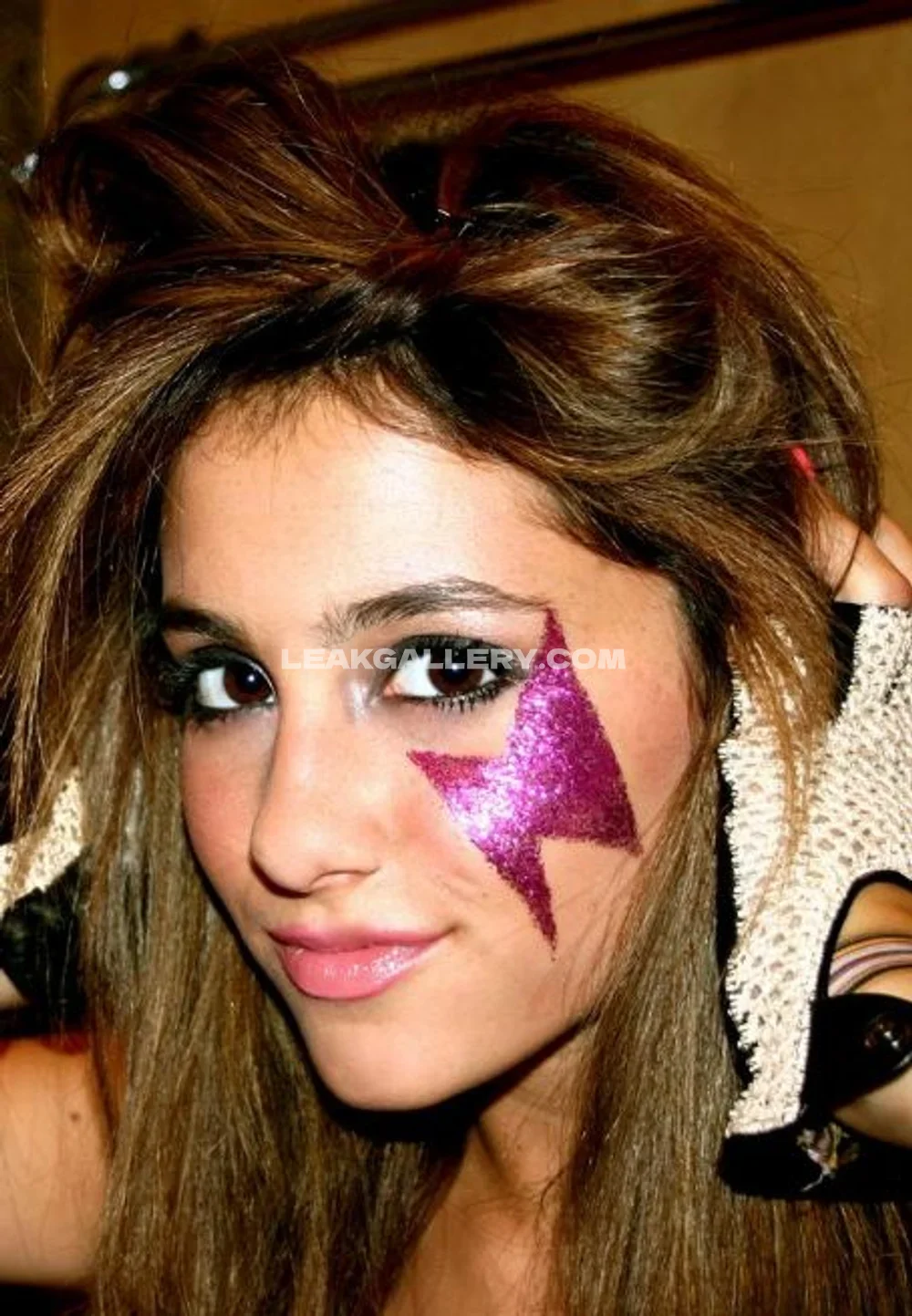 Arianagrande Glitter Star Face Paint OnlyFans Photo Leaked