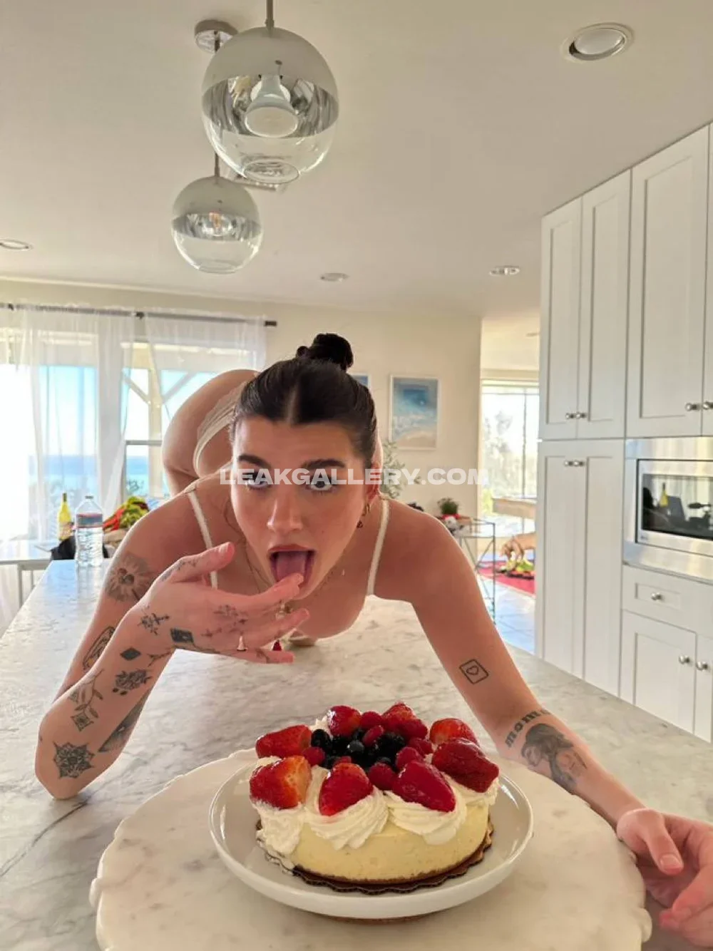 Arikytsya Tongue Out Kitchen Tease OnlyFans Photo Leaked