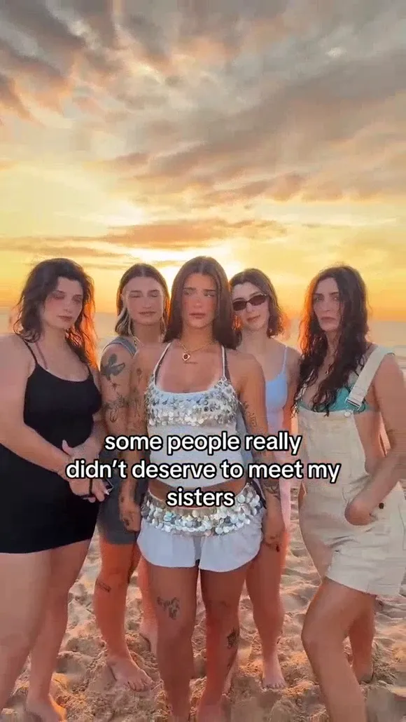 Arikytsya Beach Group Photo OnlyFans Video Leaked