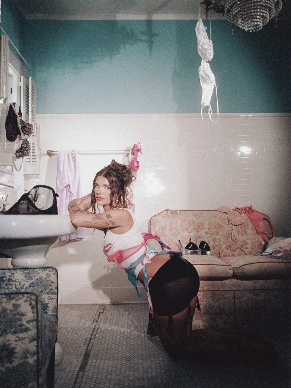 Arikytsya Kneeling Ass Pose In Lingerie OnlyFans Photo Leaked