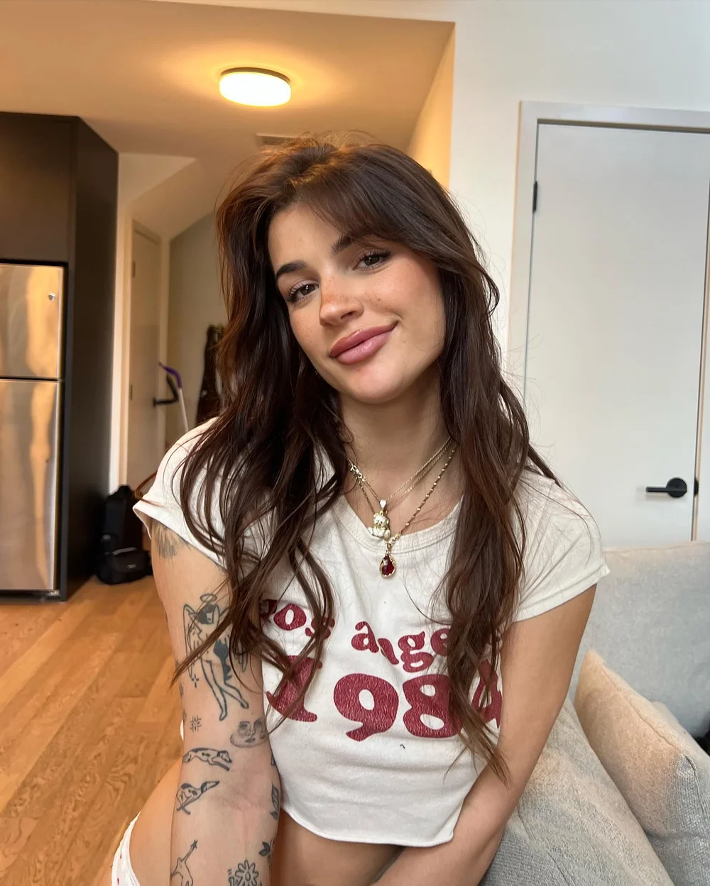 Arikytsya Tattooed Arms T-Shirt Pose OnlyFans Photo Leaked