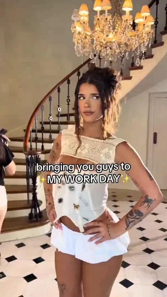 Arikytsya Tattooed Body in Cropped Top OnlyFans Video Leaked