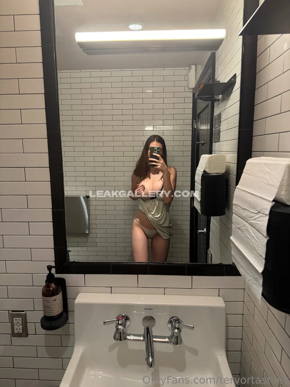 Ashleytervort Mirror Selfie In Underwear OnlyFans Photo Leaked