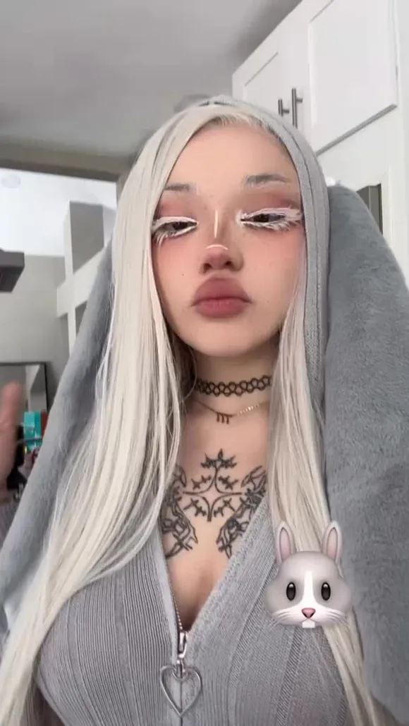 Astasiangel Zipped Up Grey Hoodie OnlyFans Video Leaked