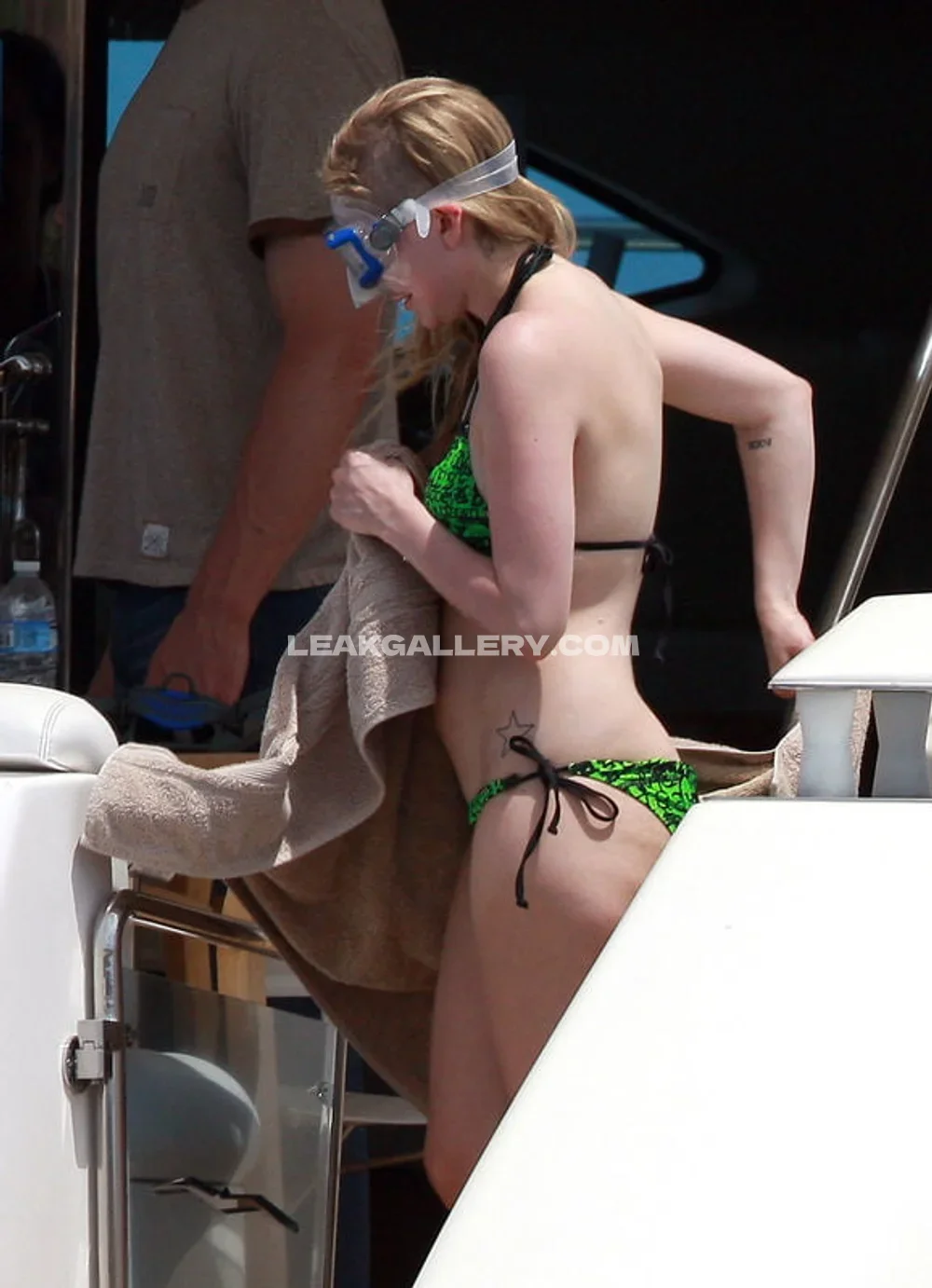 Avrillavigne Bikini Ass Twerking OnlyFans Photo Leaked
