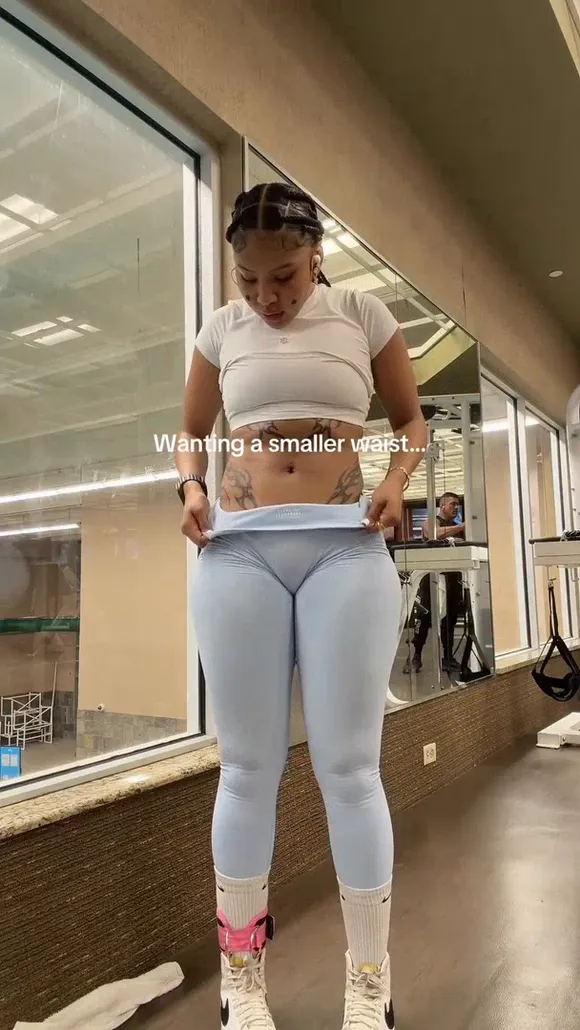 Aylathegoddess Tight Leggings Waist Display OnlyFans Video Leaked