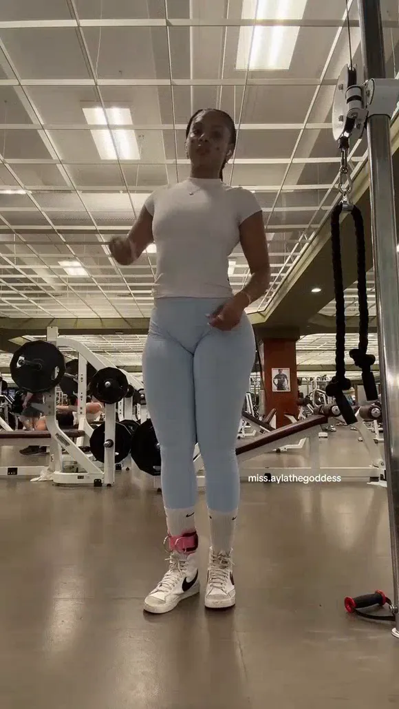 Aylathegoddess Gym Leggings Pose OnlyFans Video Leaked